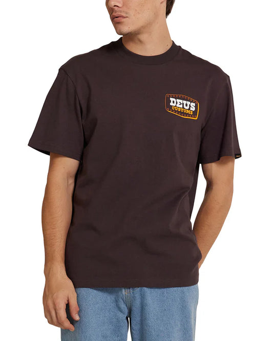 Deus ex machina - Buckle up tee Choc brown
