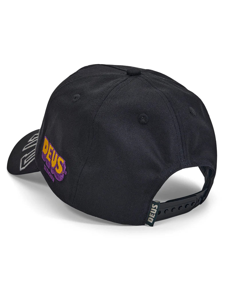 Deus ex machina - Kit N Kapow Trucker